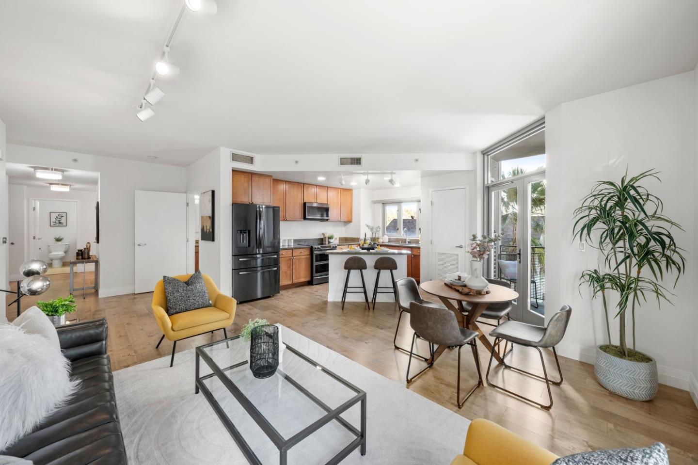 175 W Saint James ST 401