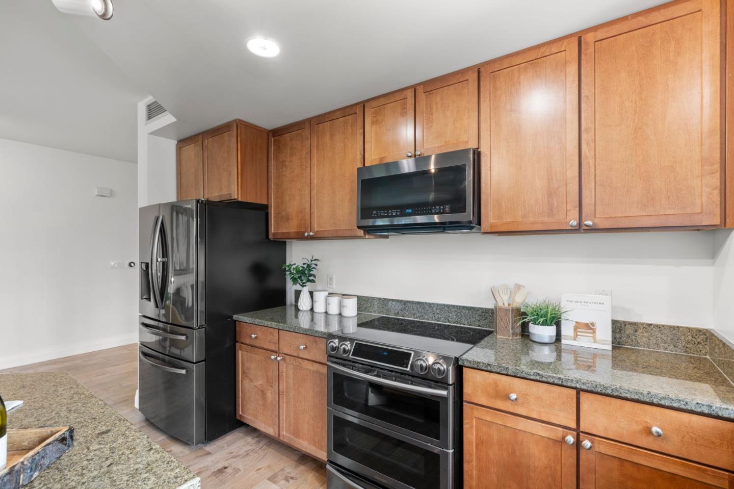 175 W Saint James ST 401