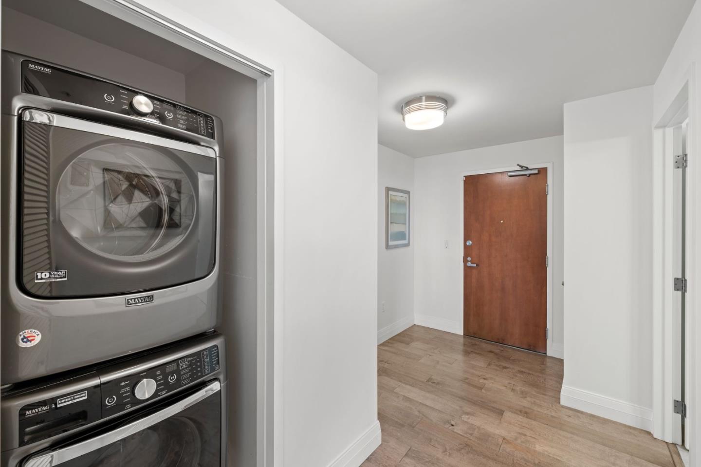 175 W Saint James ST 401