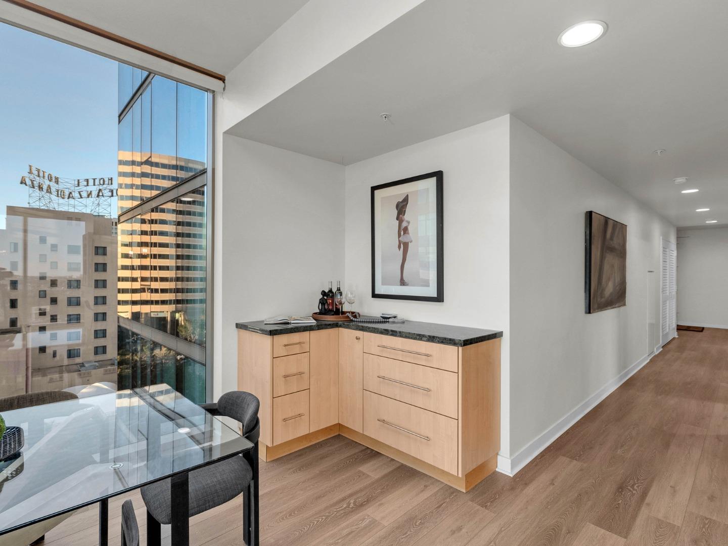 38 N Almaden BLVD 923