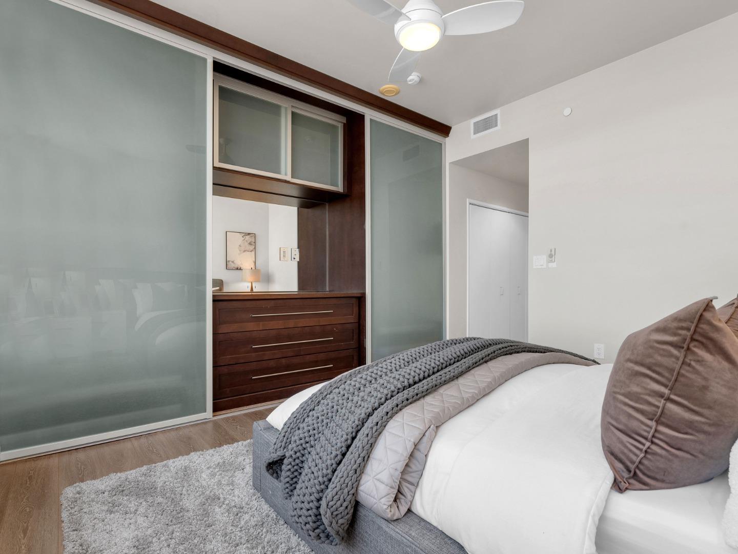 38 N Almaden BLVD 923