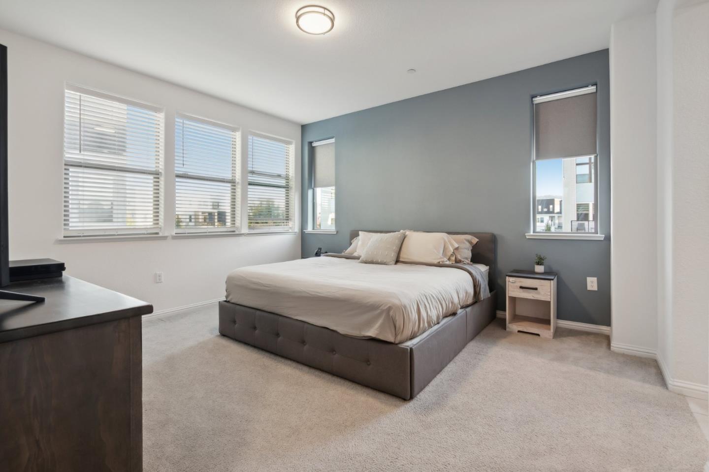 6809 Shutter CT