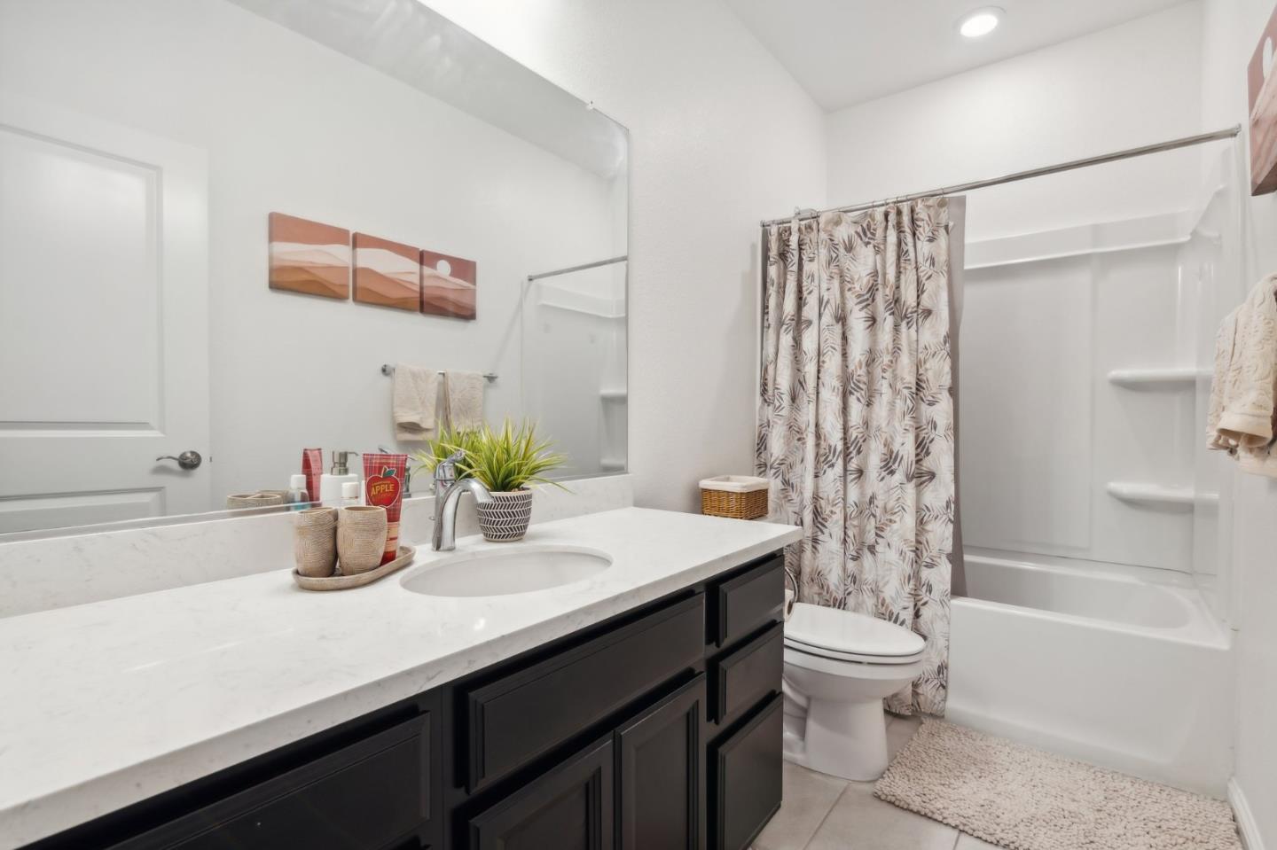 6809 Shutter CT