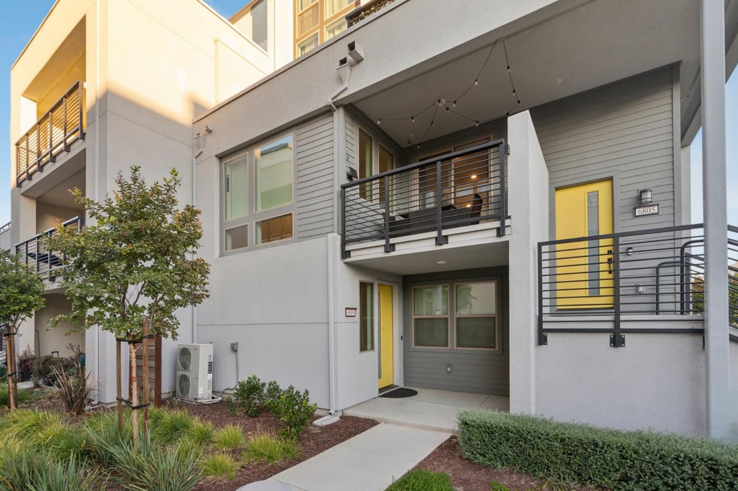 6809 Shutter CT