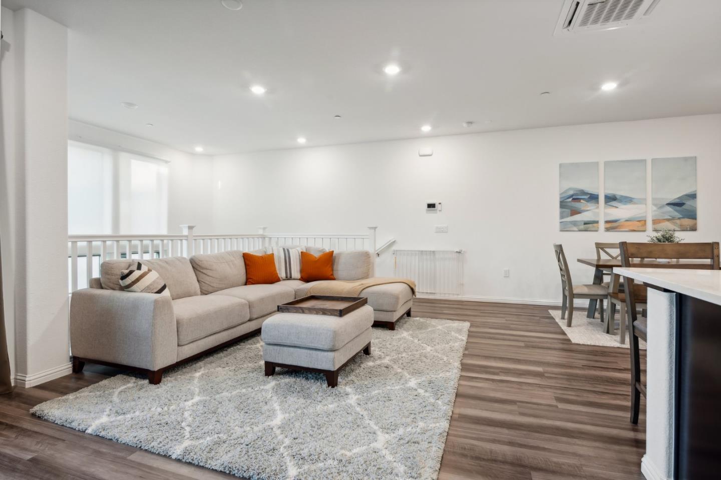 6809 Shutter CT