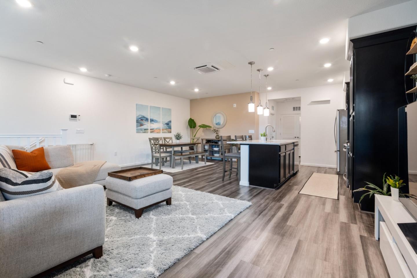 6809 Shutter CT
