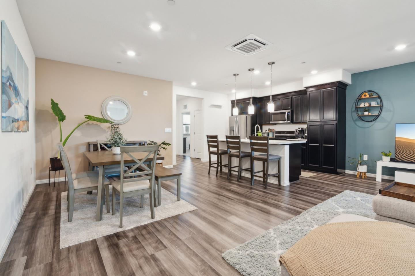 6809 Shutter CT