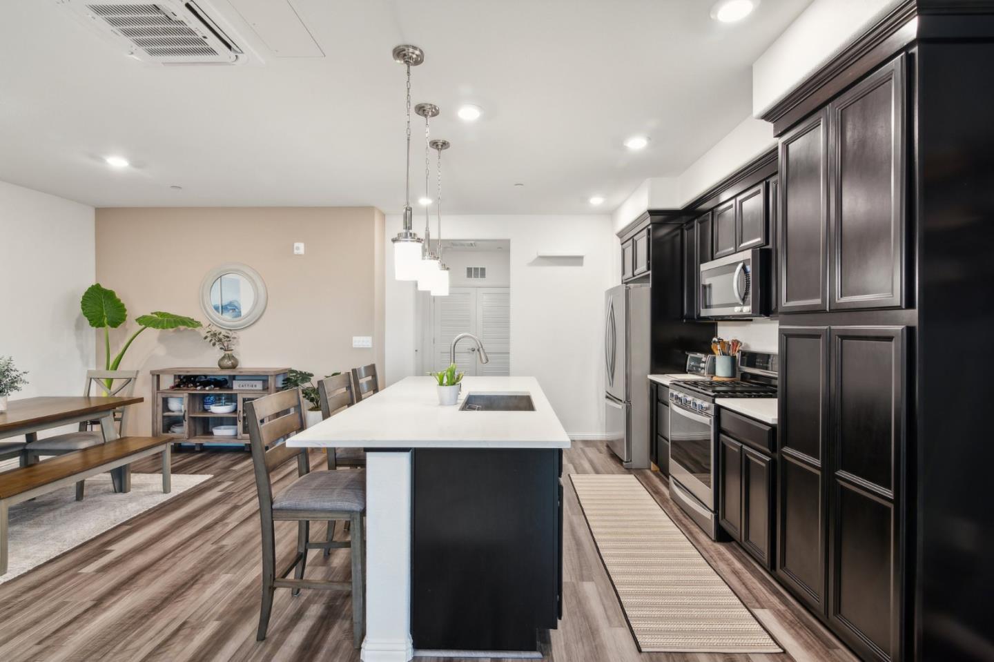 6809 Shutter CT