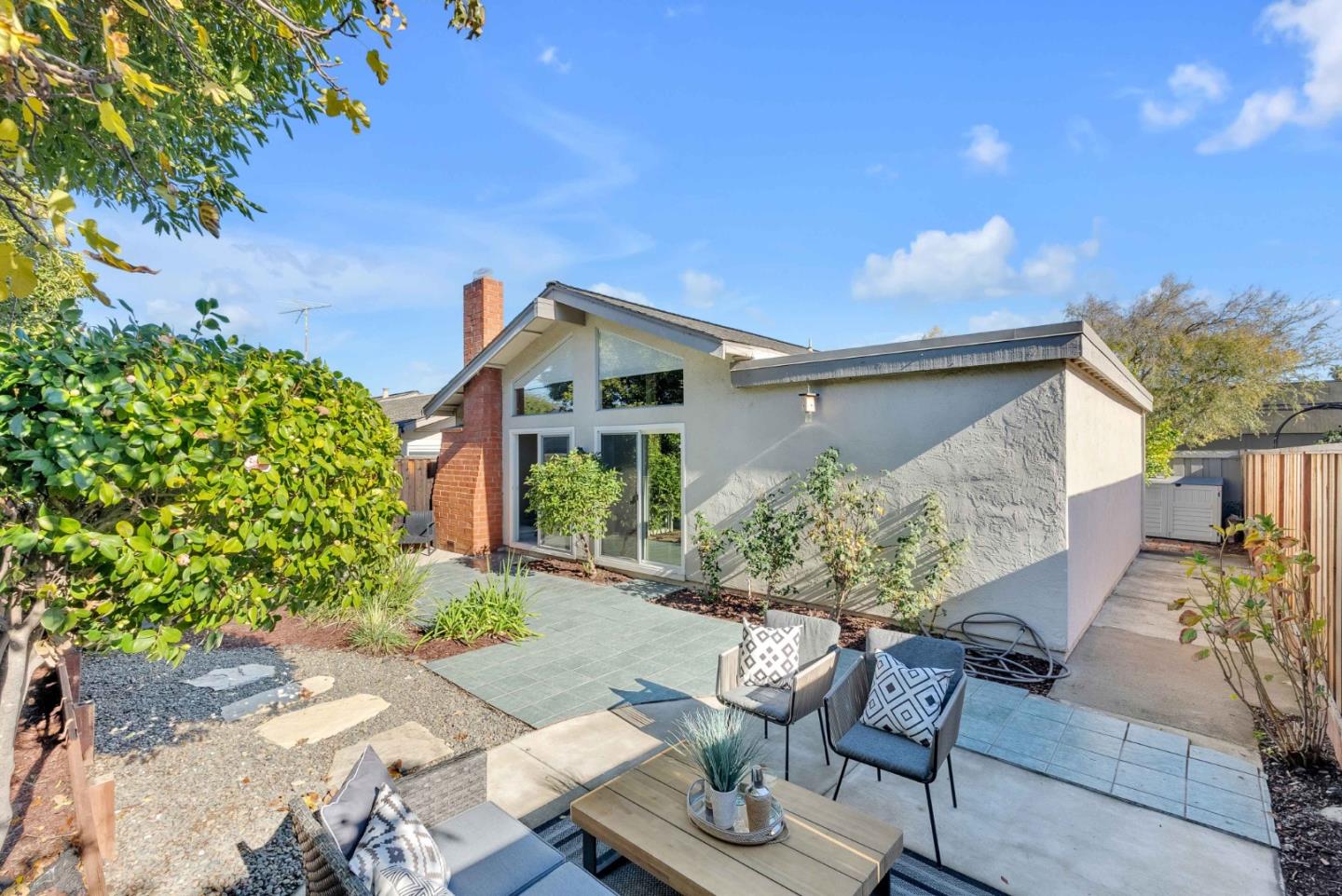 1653 New Brunswick AVE