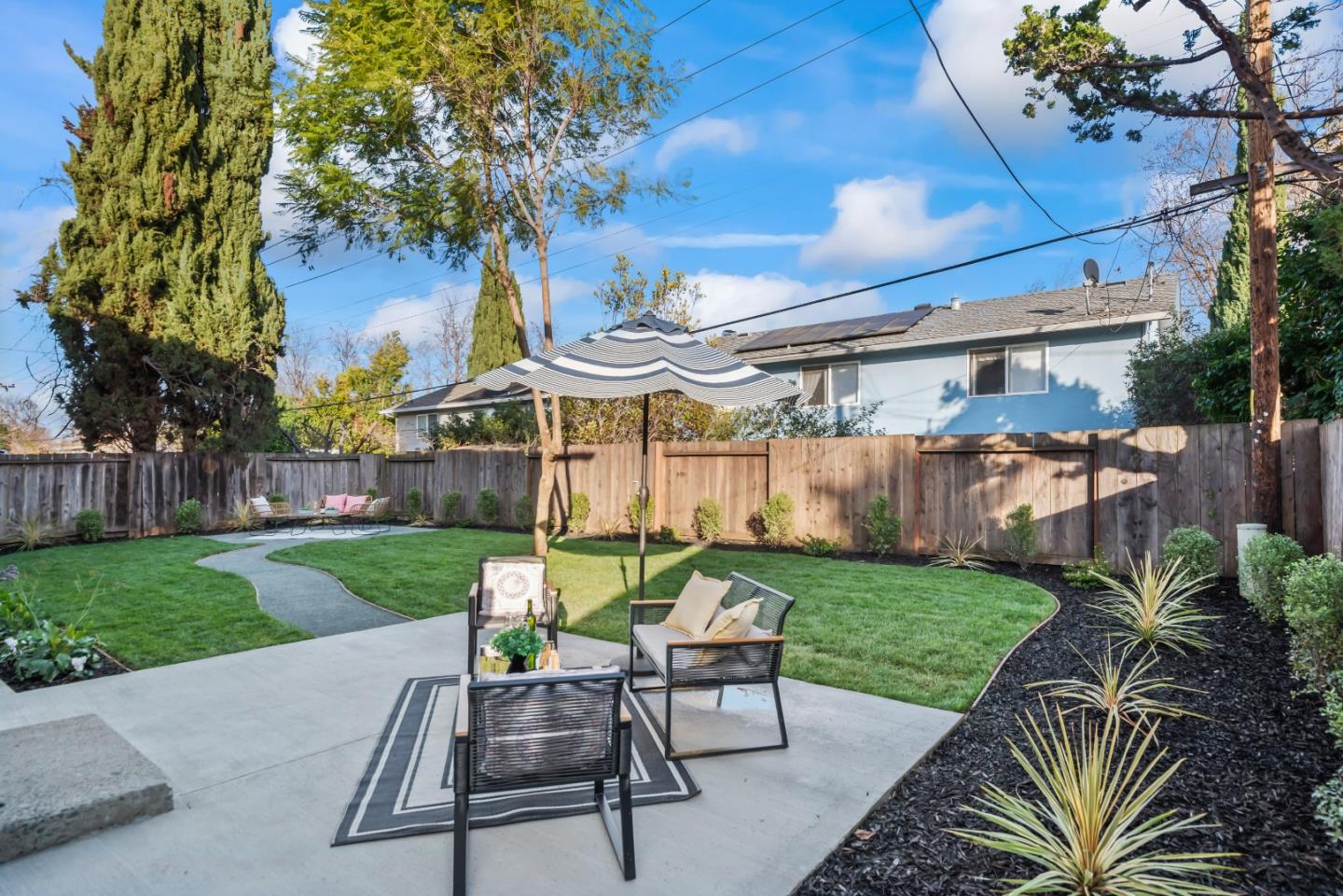 1032 Hollenbeck AVE