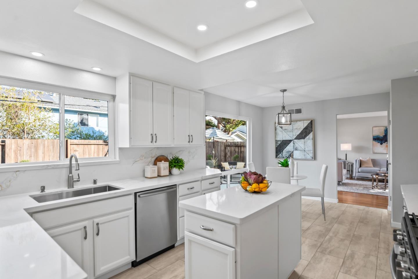 1032 Hollenbeck AVE