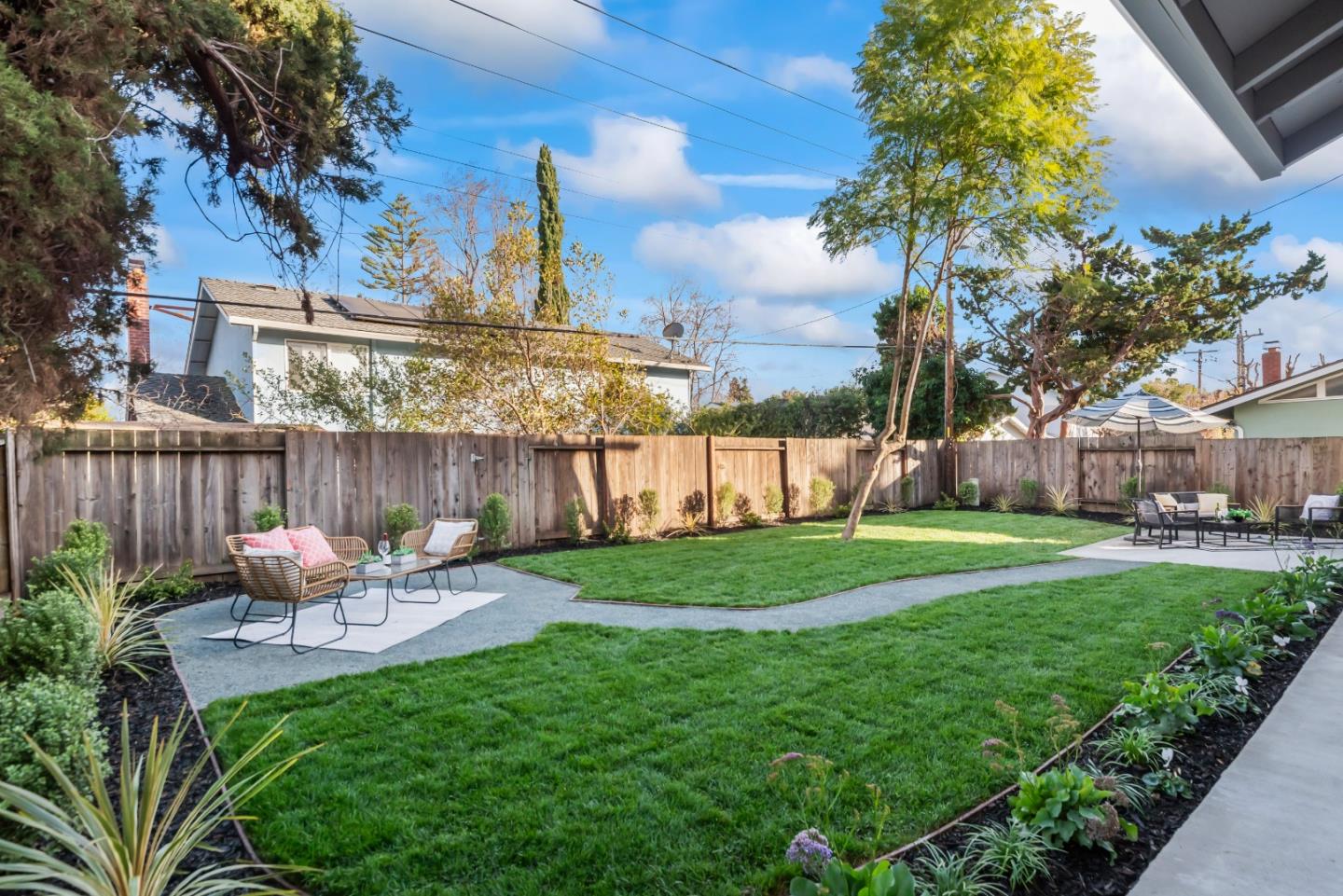 1032 Hollenbeck AVE