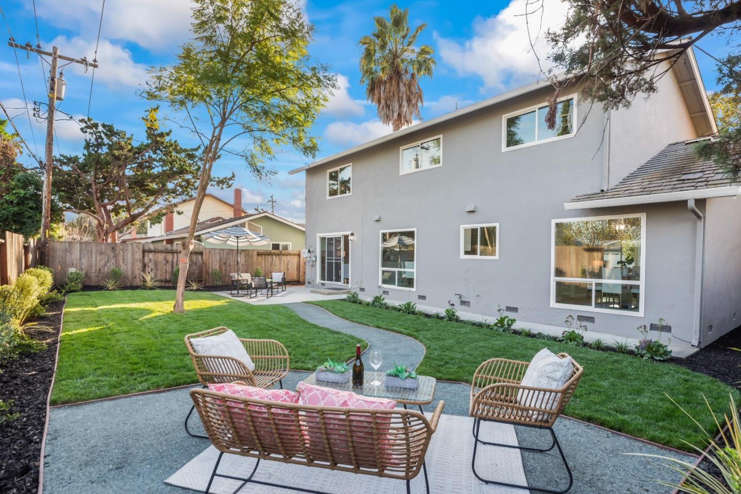 1032 Hollenbeck AVE