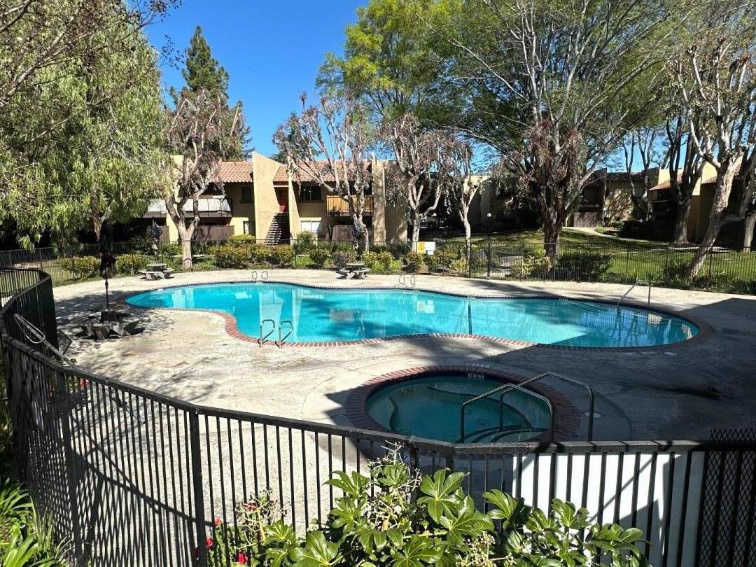 247 N Capitol AVE 286