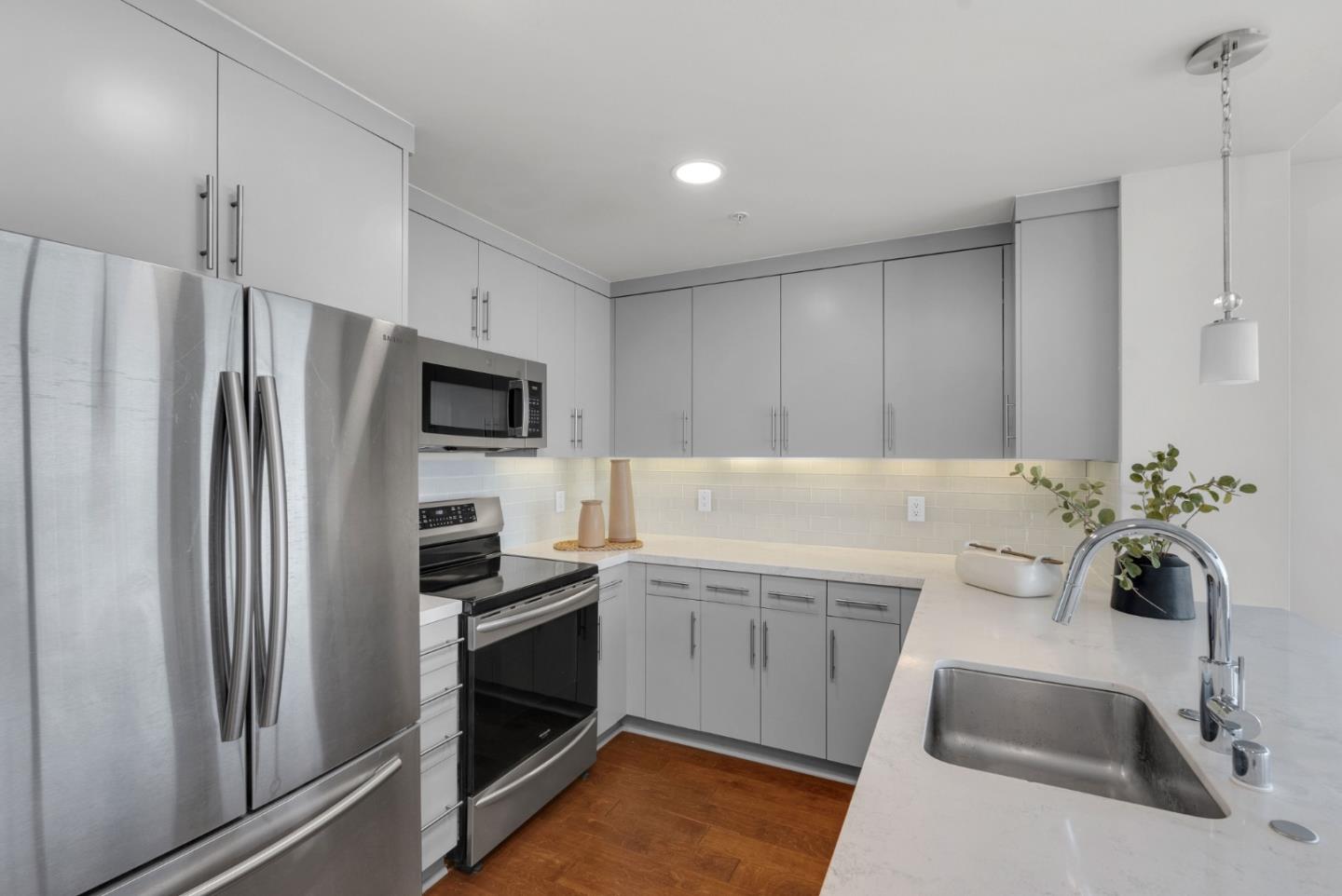 38 N Almaden BLVD 1011