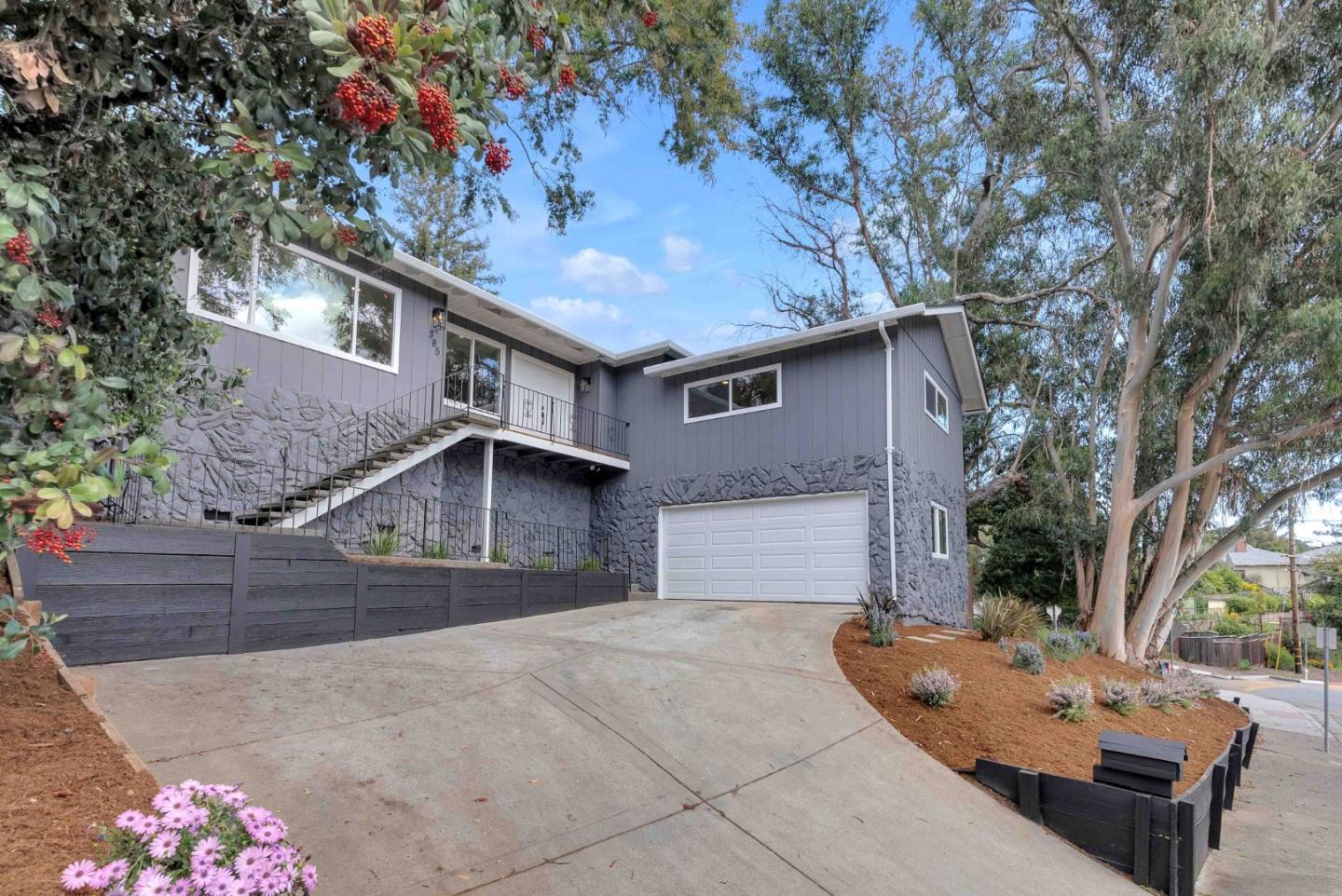 385 Phelps RD
