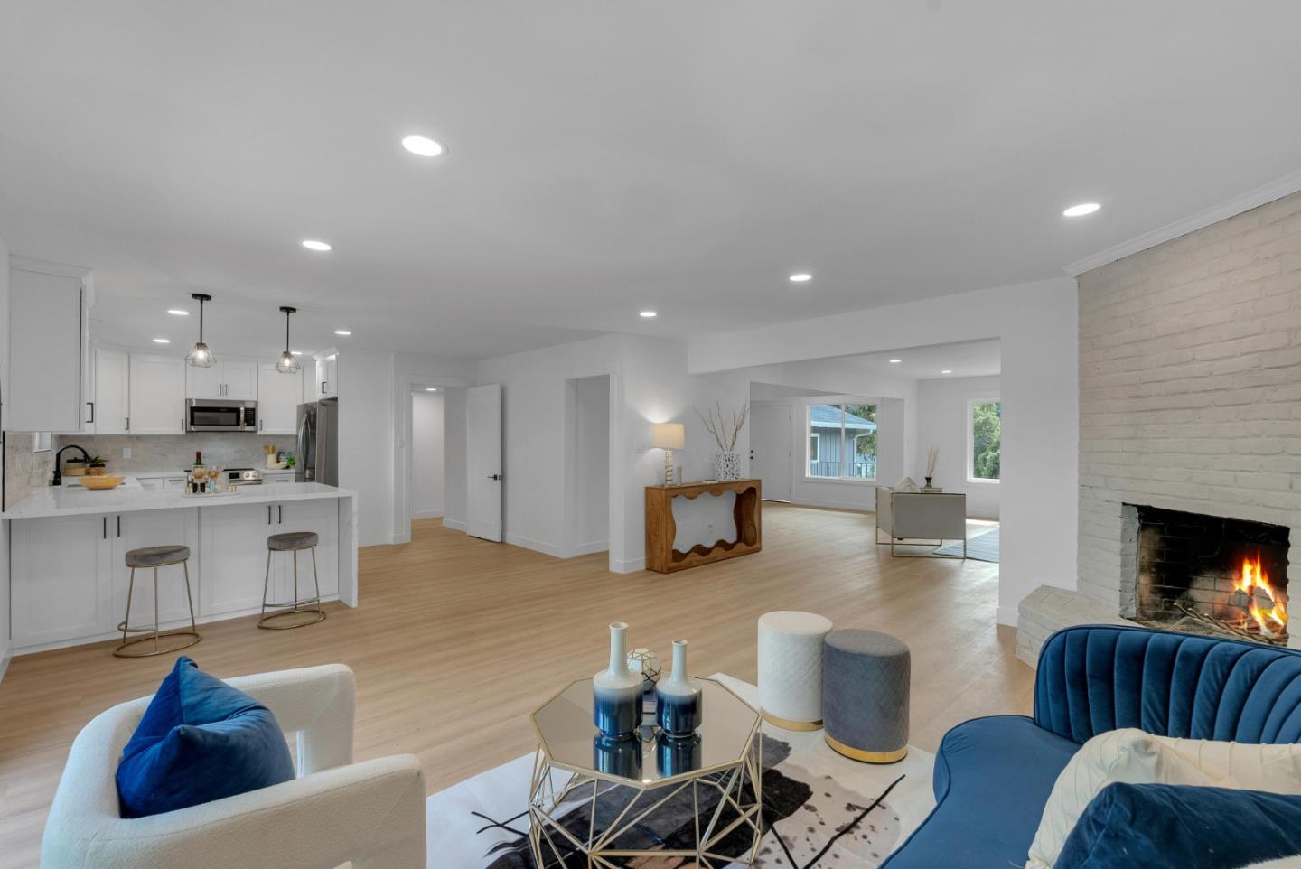 385 Phelps RD