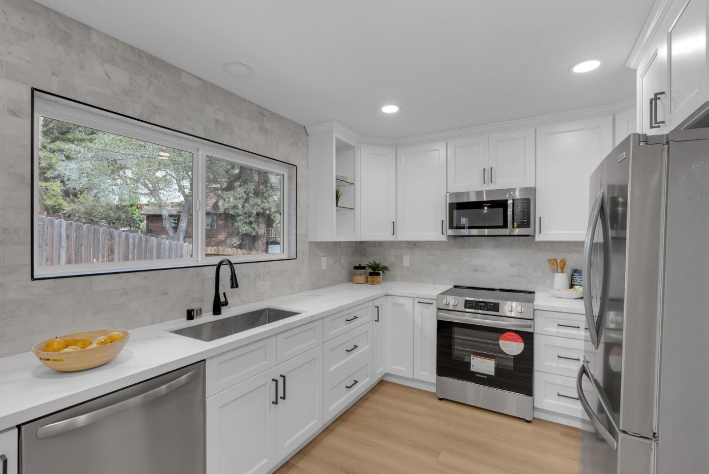 385 Phelps RD