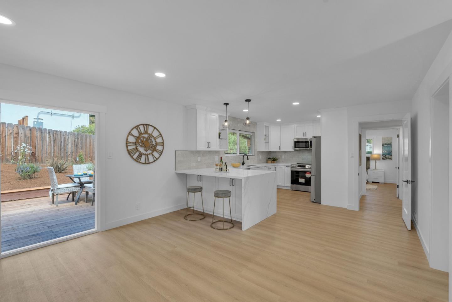 385 Phelps RD