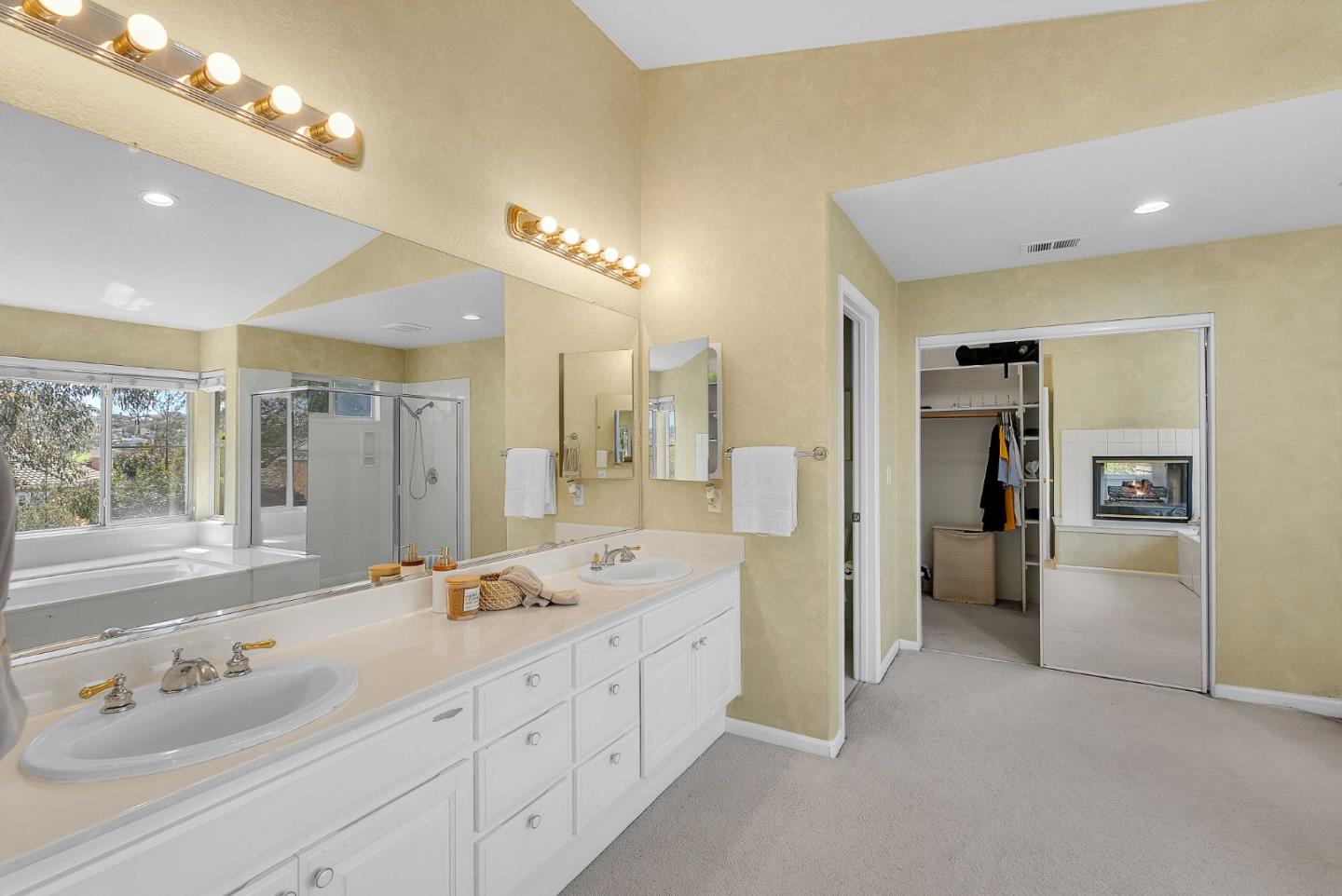 5451 Ligurian DR