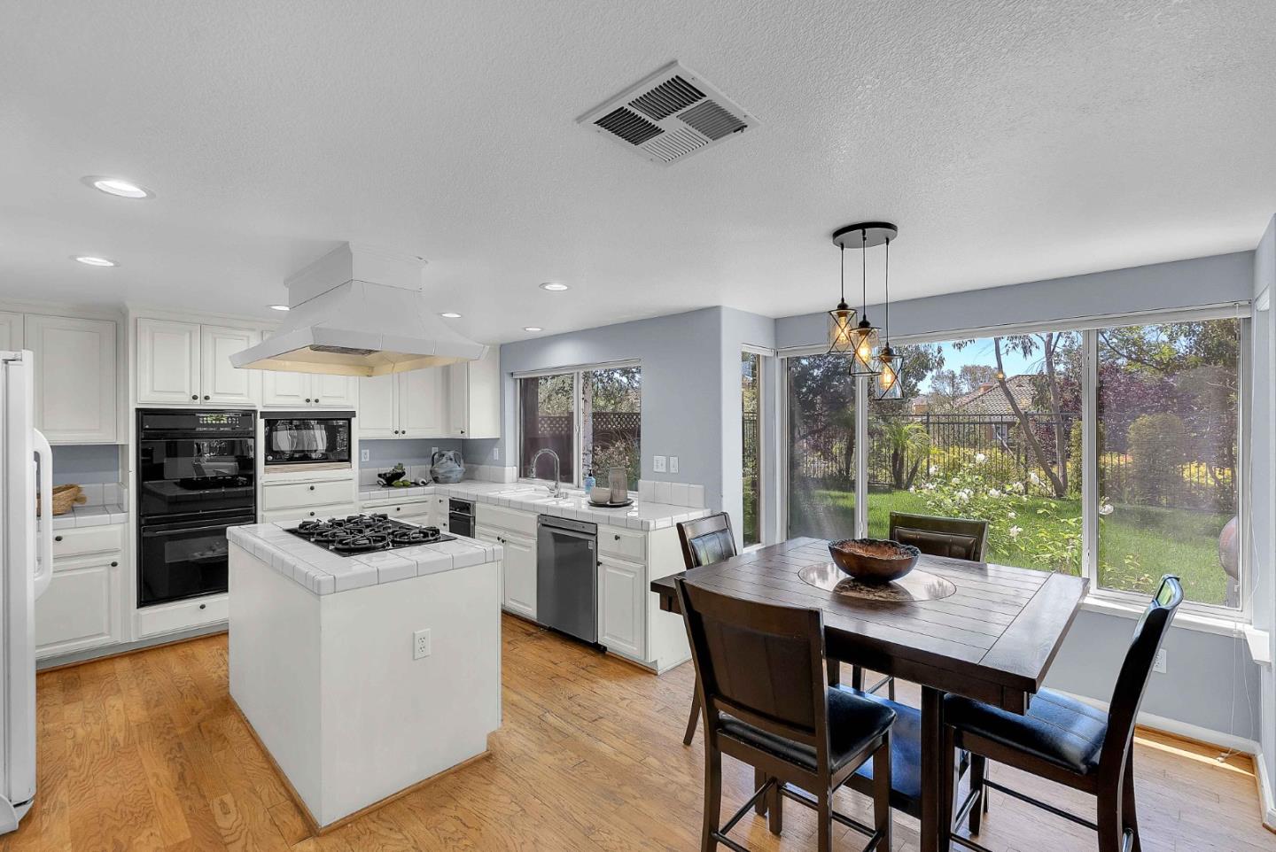 5451 Ligurian DR