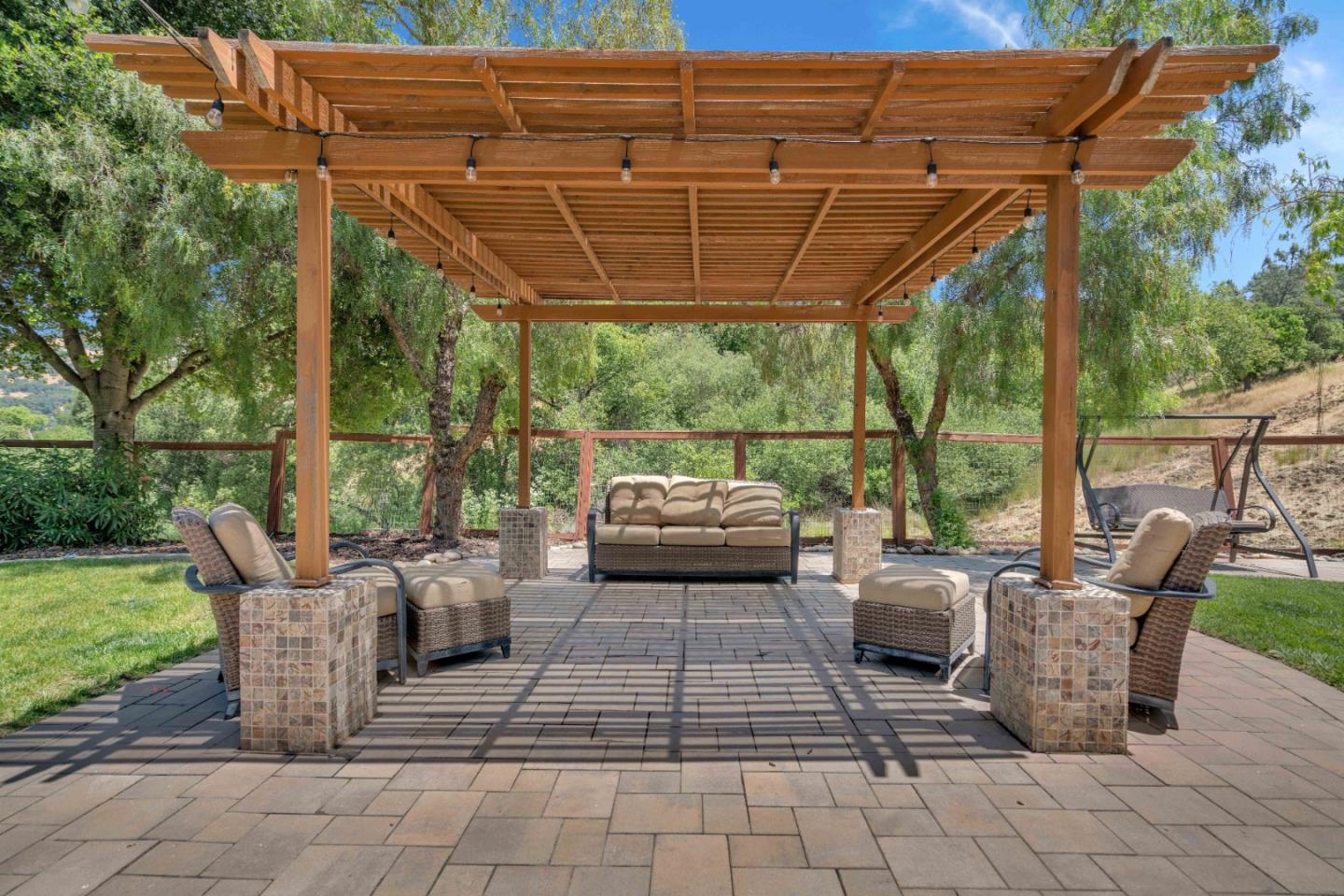 3480 White Oak CT