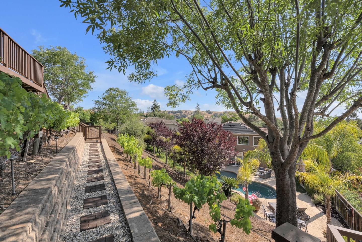 6336 Skywalker DR