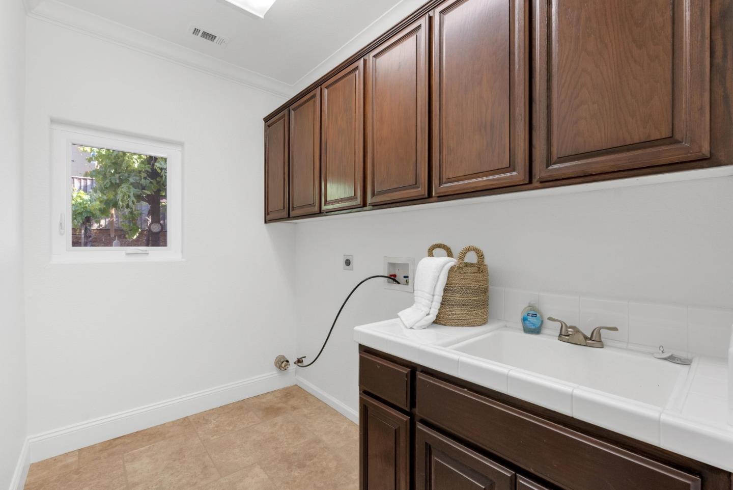 6336 Skywalker DR