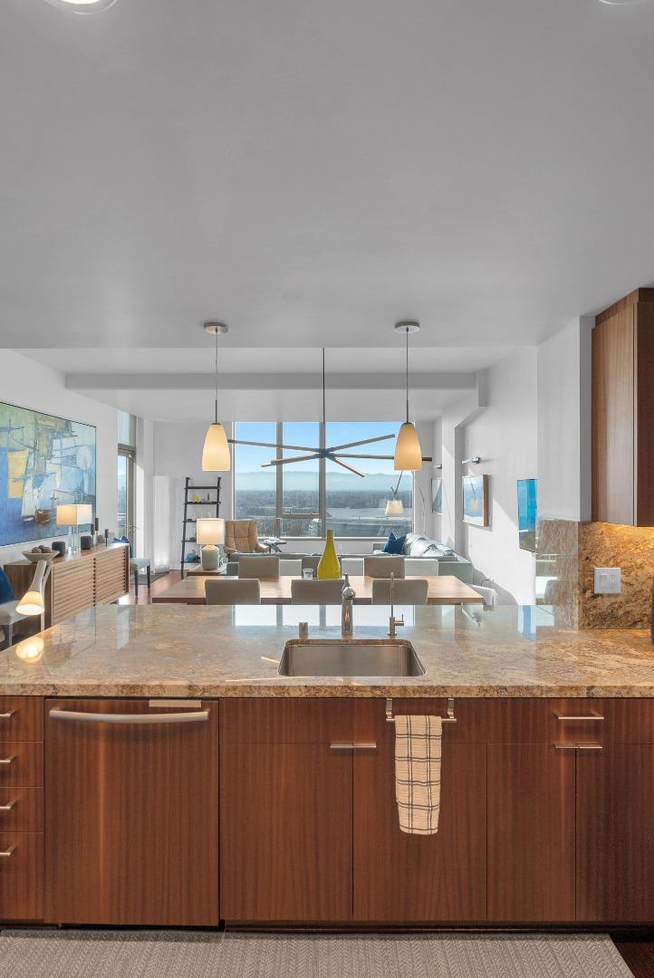 38 North Almaden Boulevard 2007