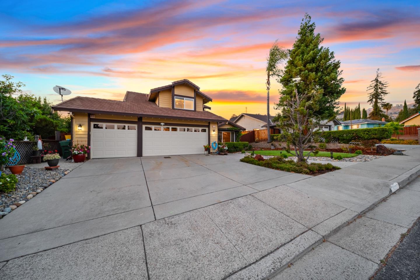 3281 Pinkerton Drive