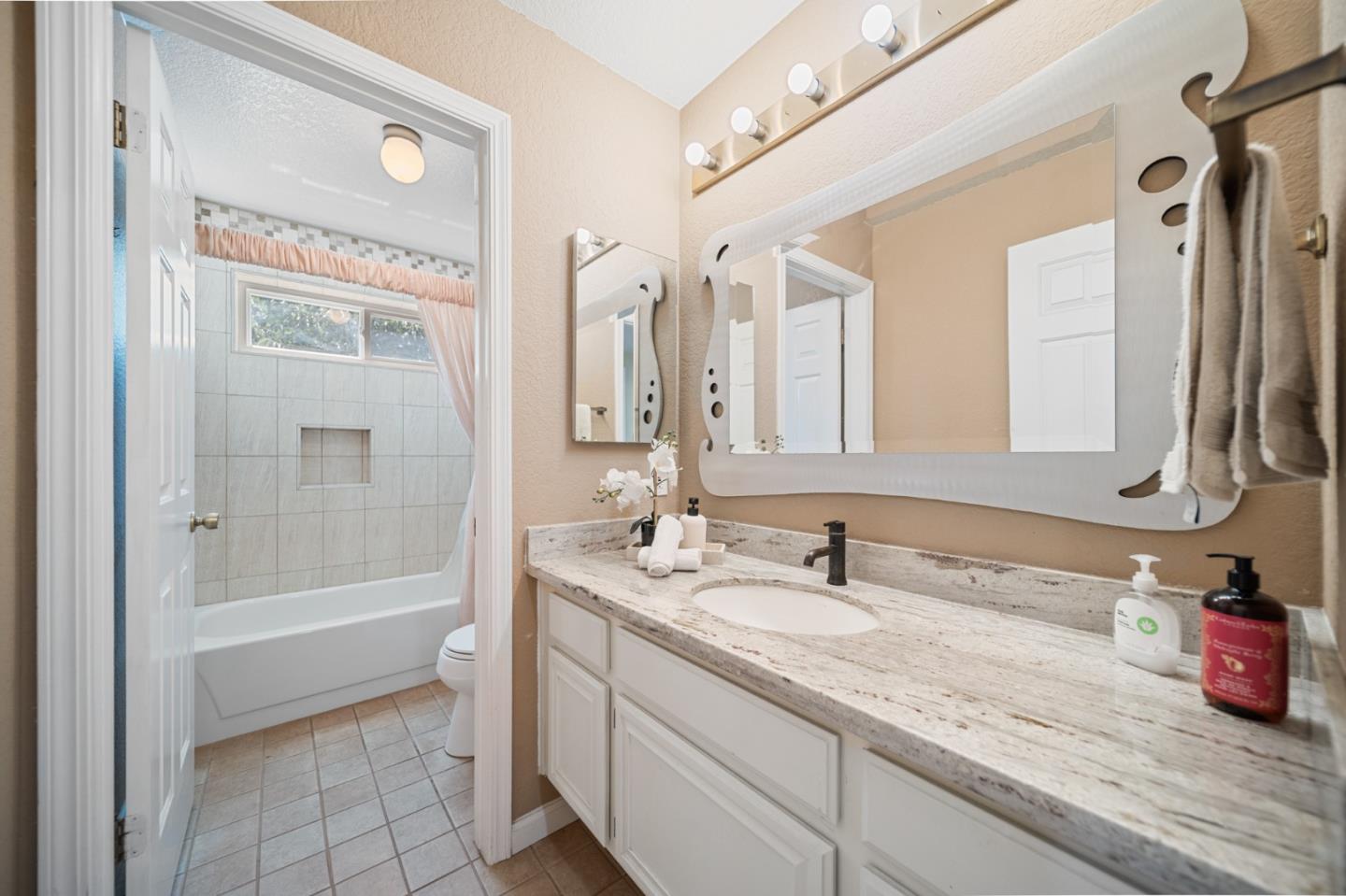 3281 Pinkerton Drive