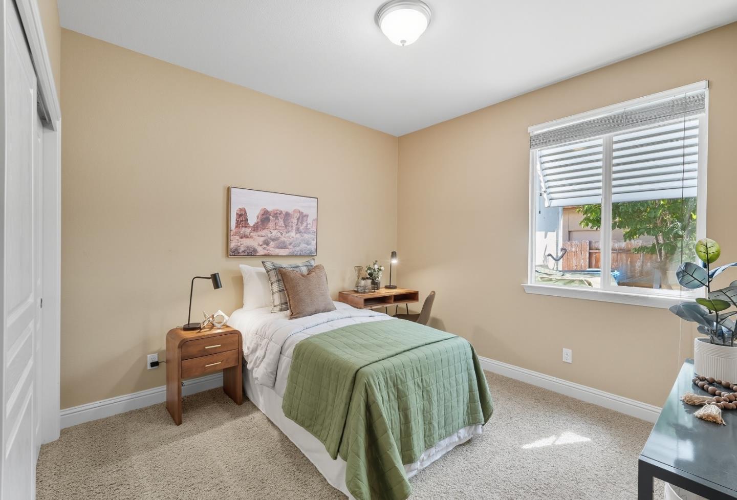 1900 Monte Vista Drive