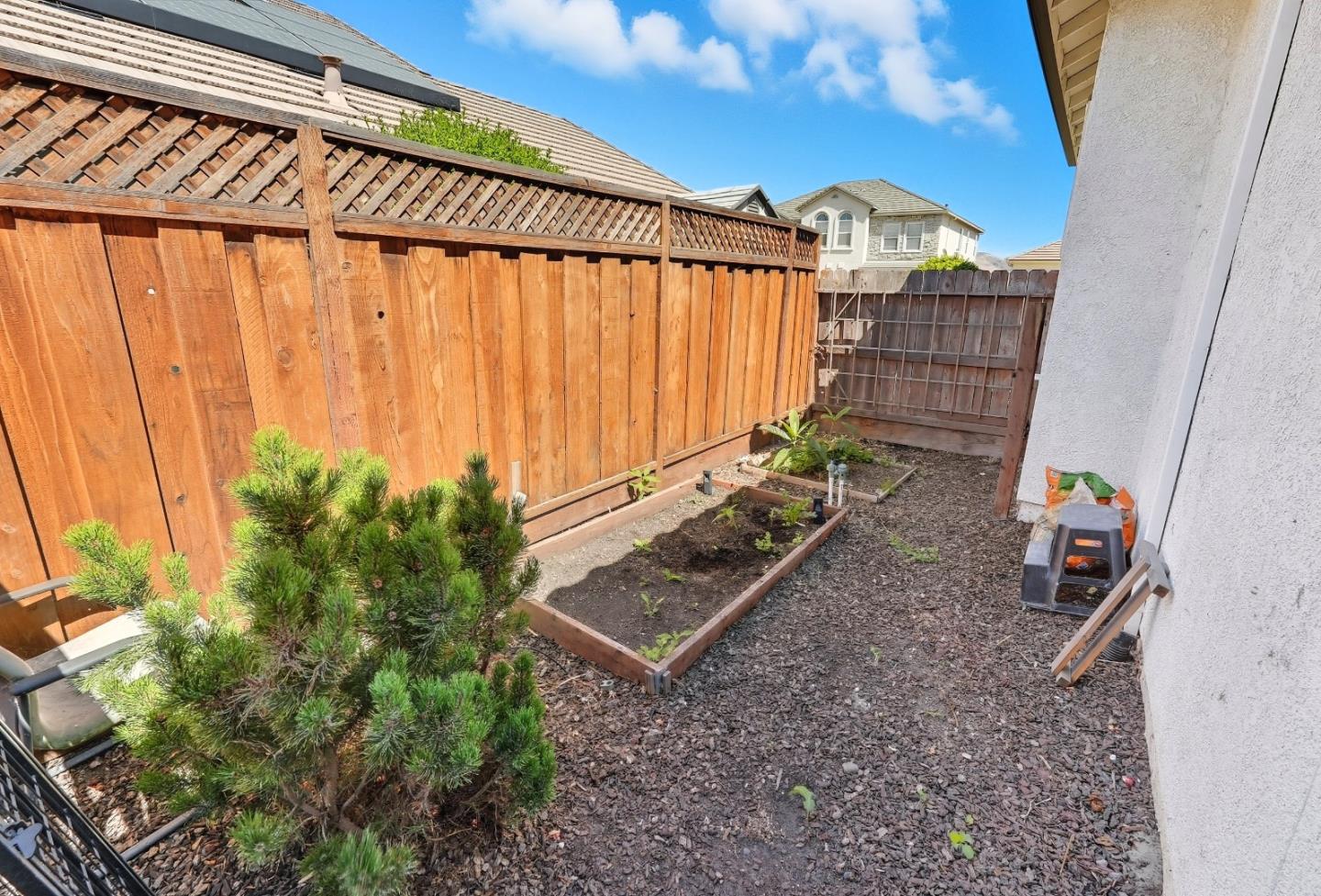 1900 Monte Vista Drive