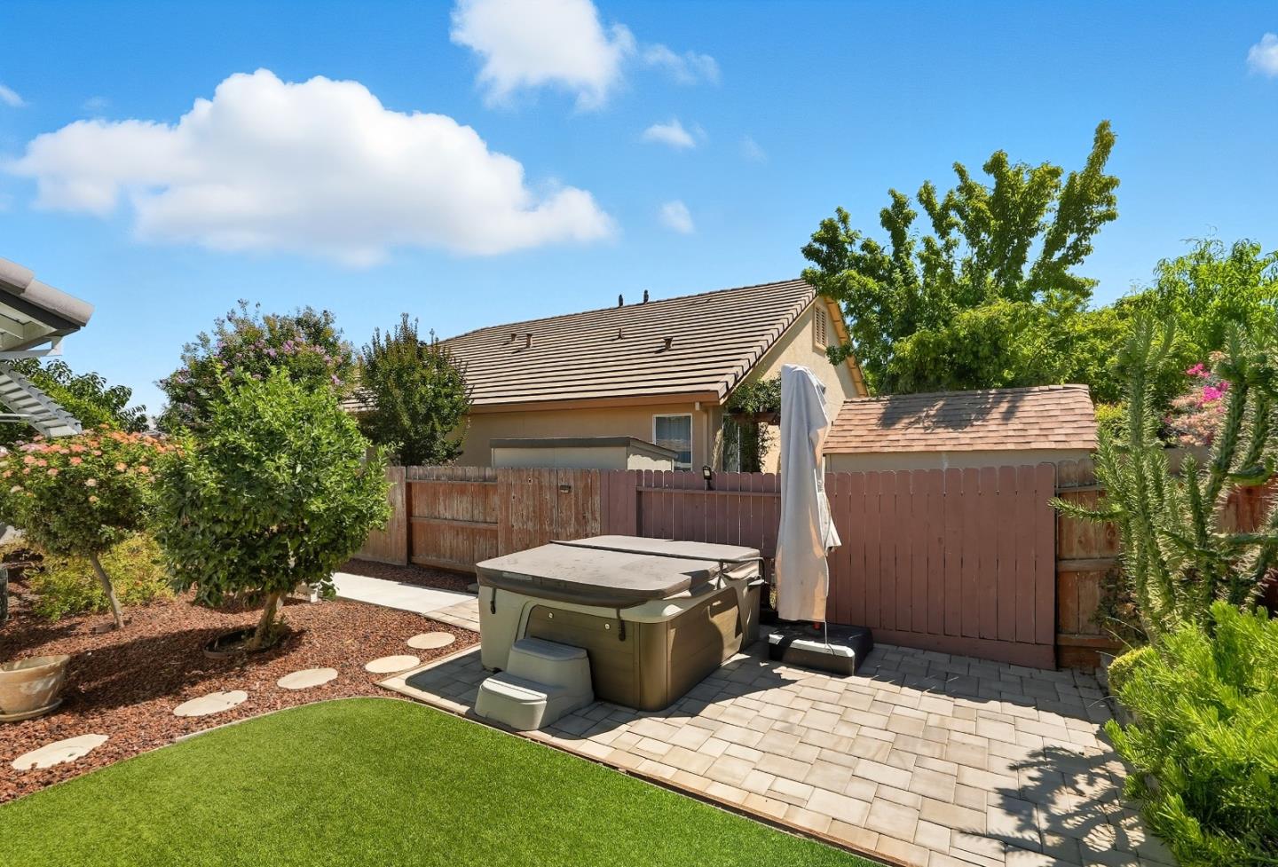 1900 Monte Vista Drive