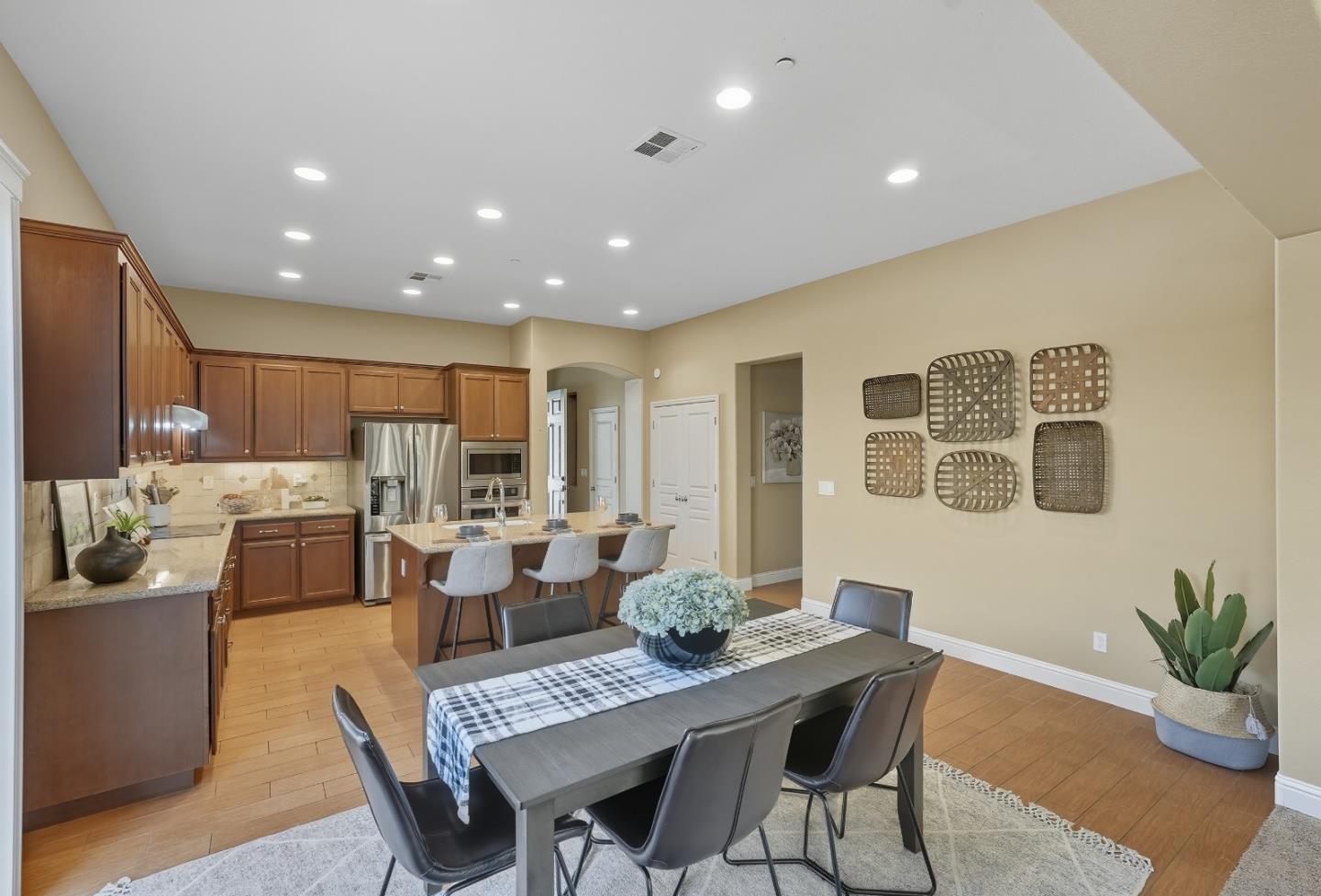 1900 Monte Vista Drive