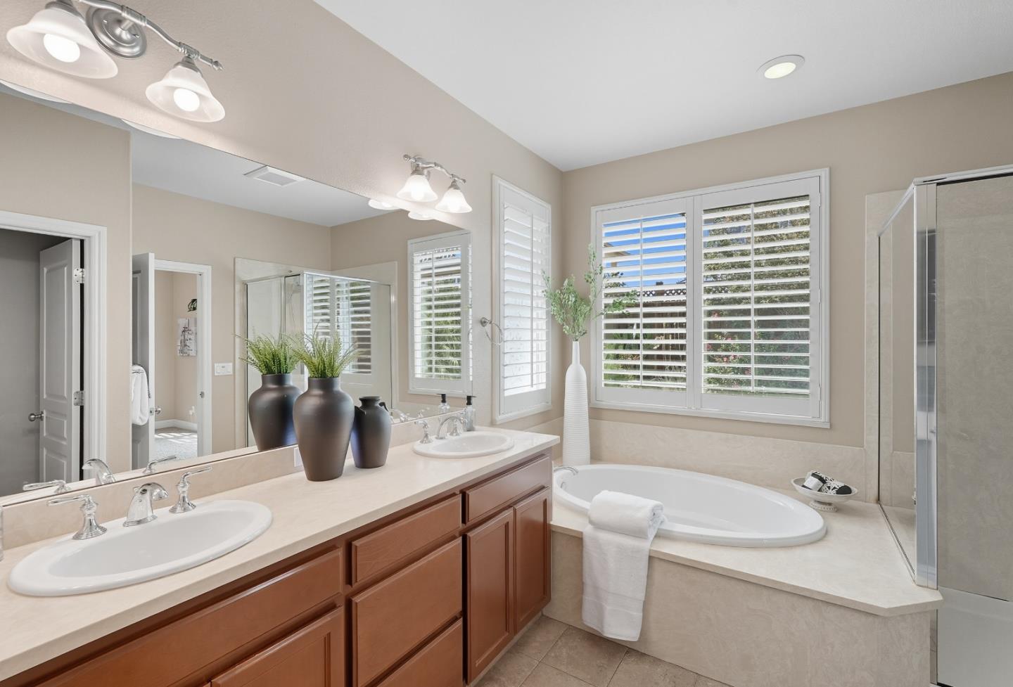 1900 Monte Vista Drive