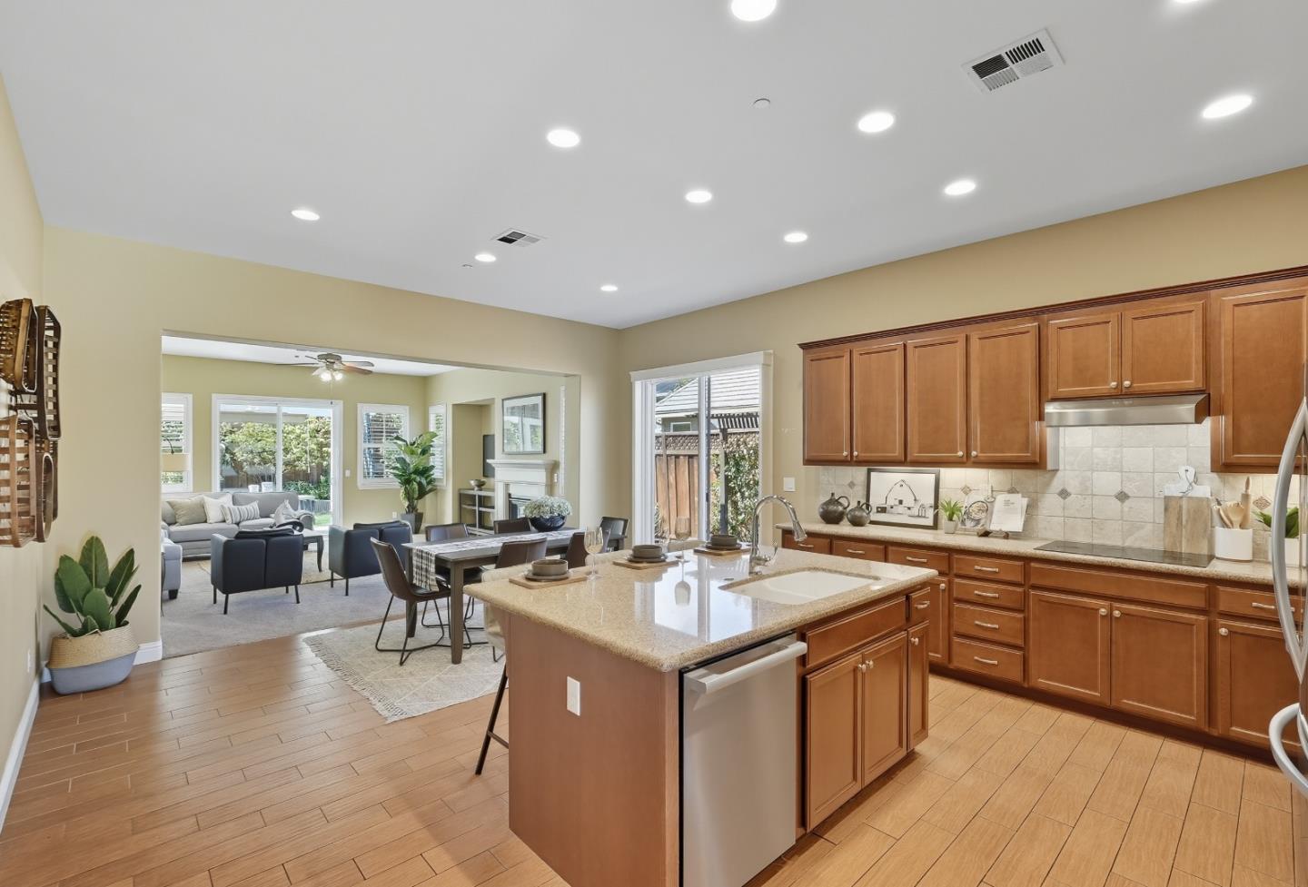 1900 Monte Vista Drive