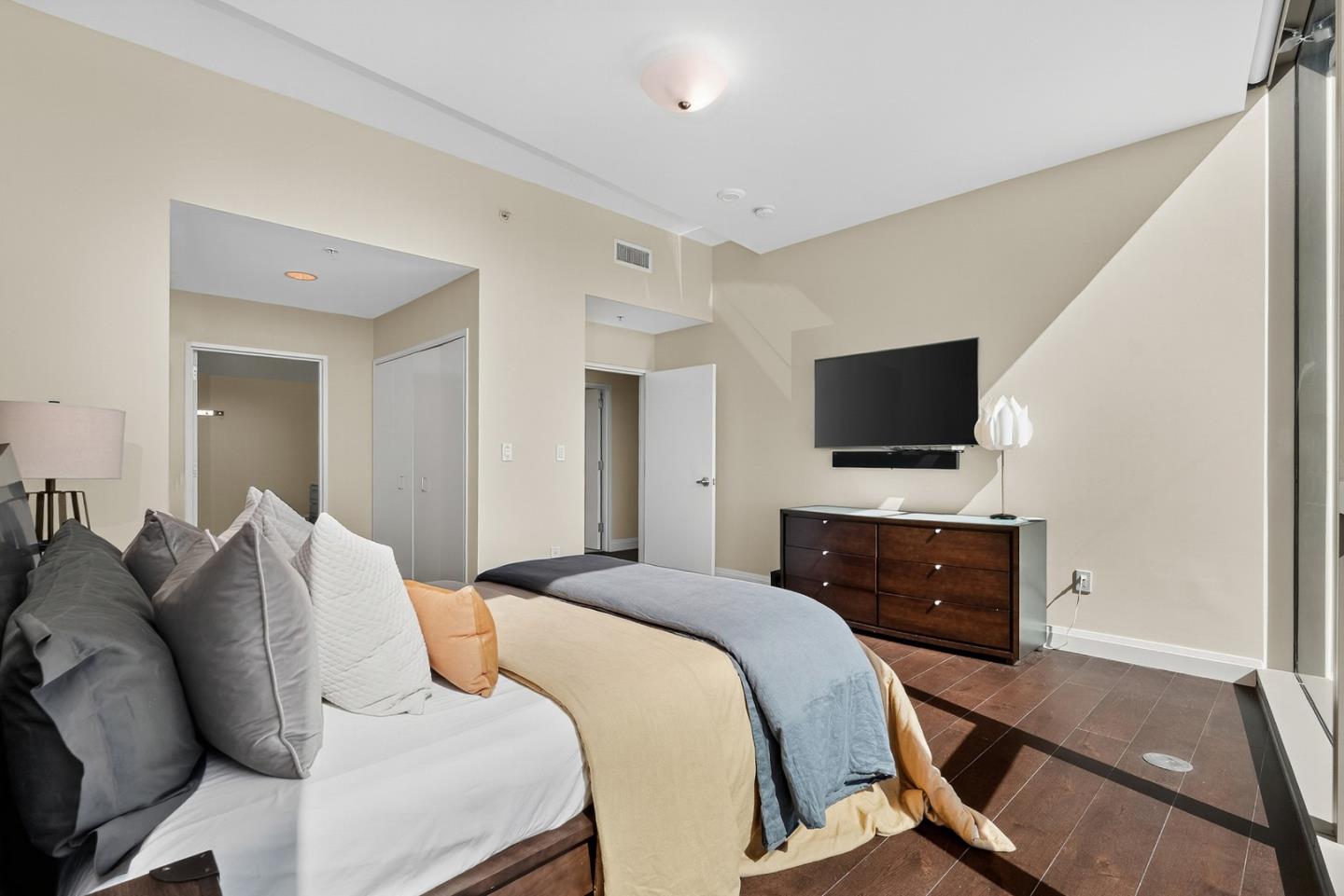 38 North Almaden Boulevard 2001