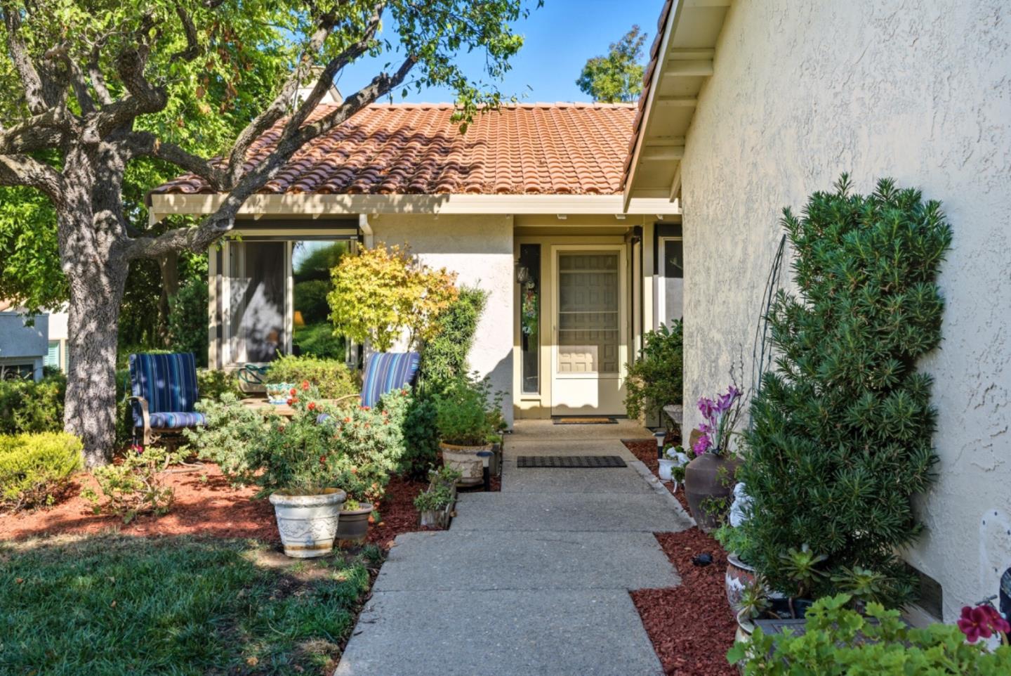 8423 Chenin Blanc Lane