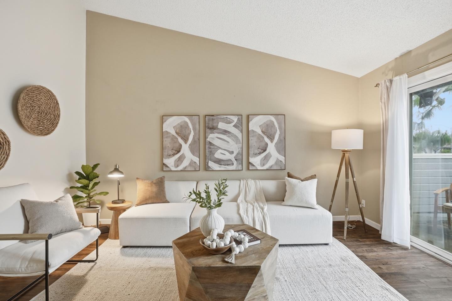 371 Shadow Run Drive