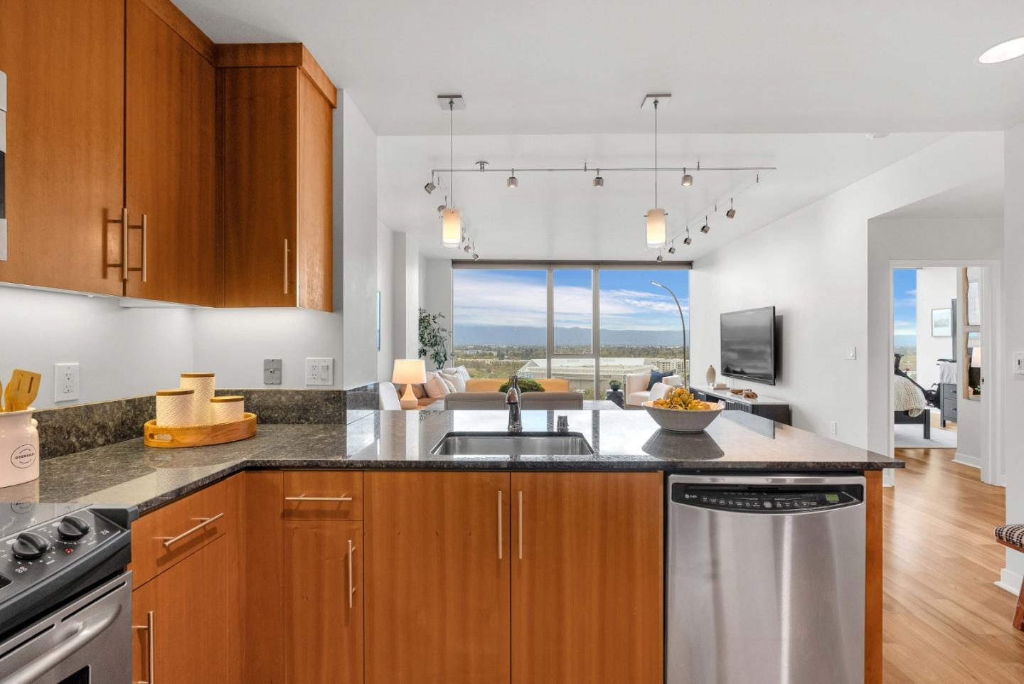 38 North Almaden Boulevard 1805