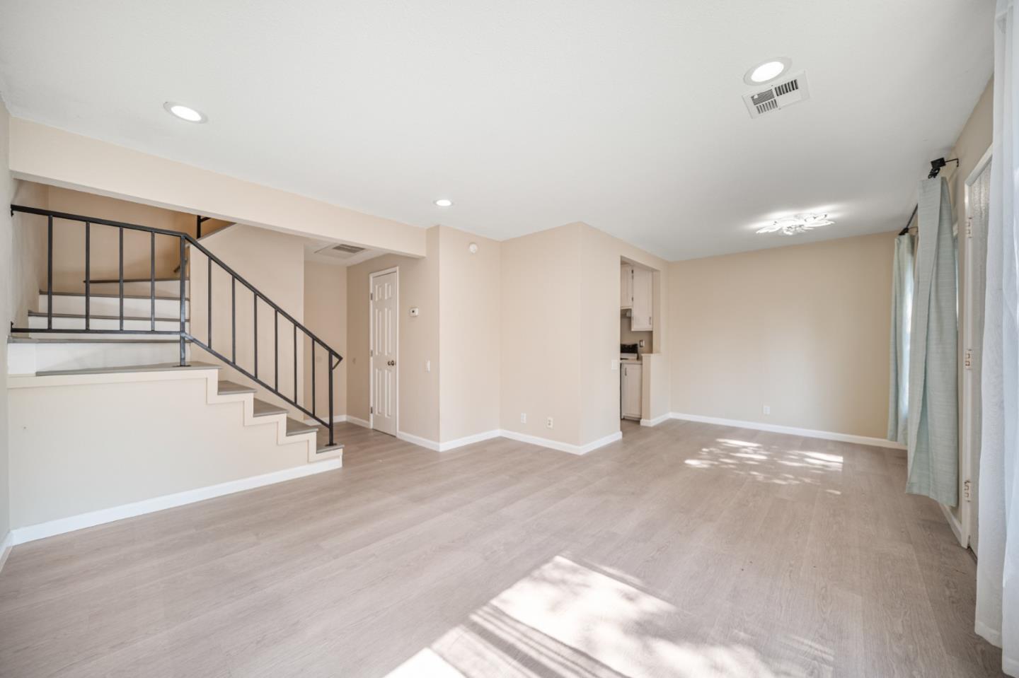 2697 Lone Bluff Way