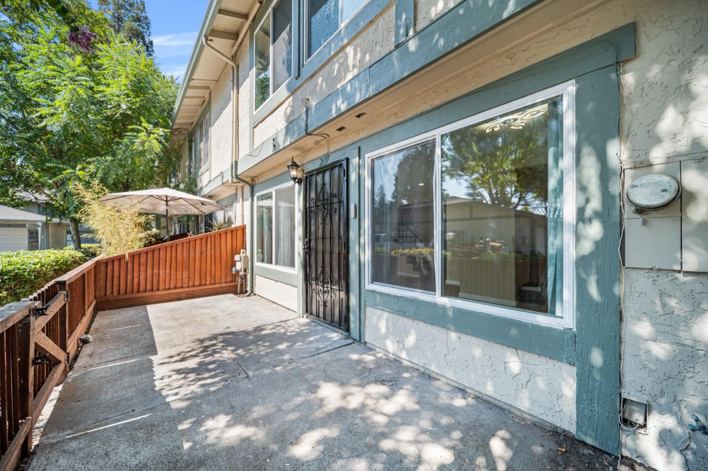 2697 Lone Bluff Way