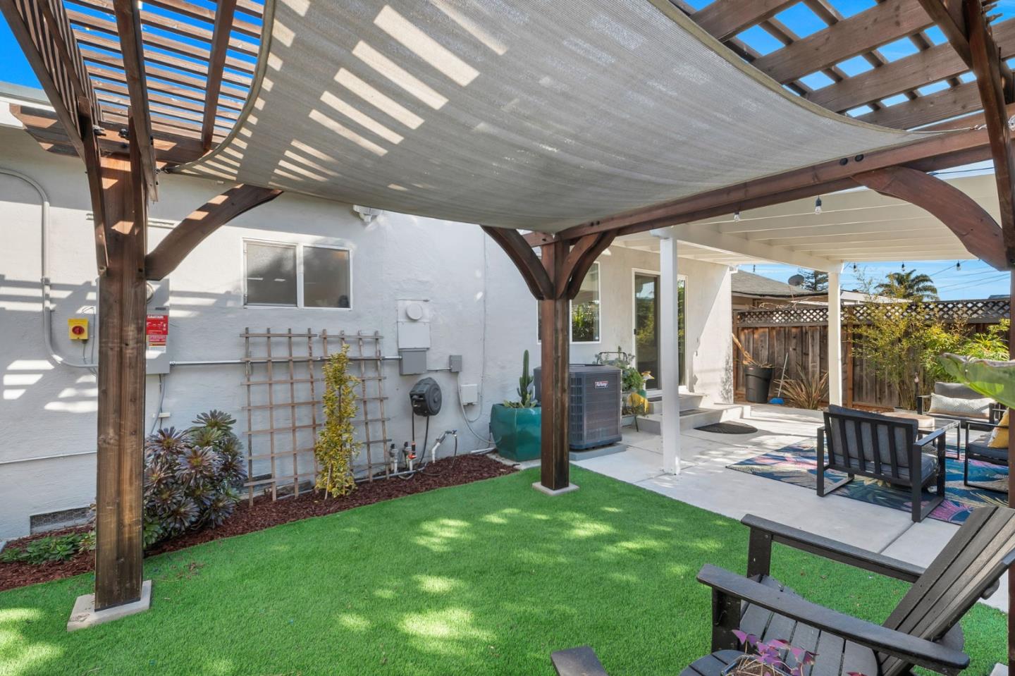 723 Linda Flora Street