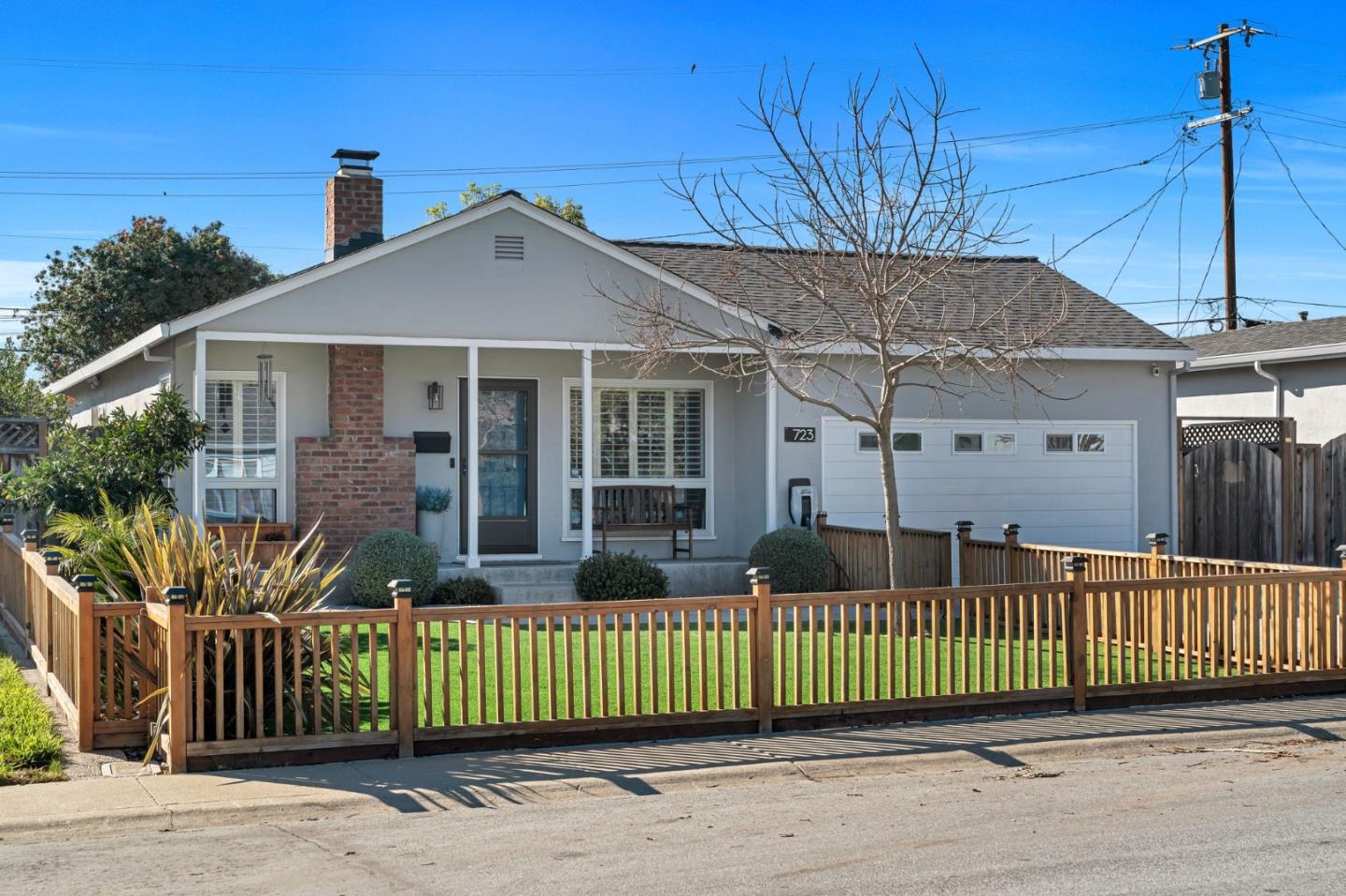 723 Linda Flora Street