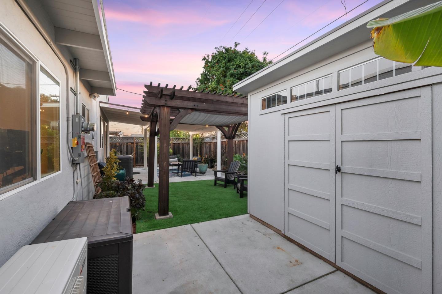 723 Linda Flora Street