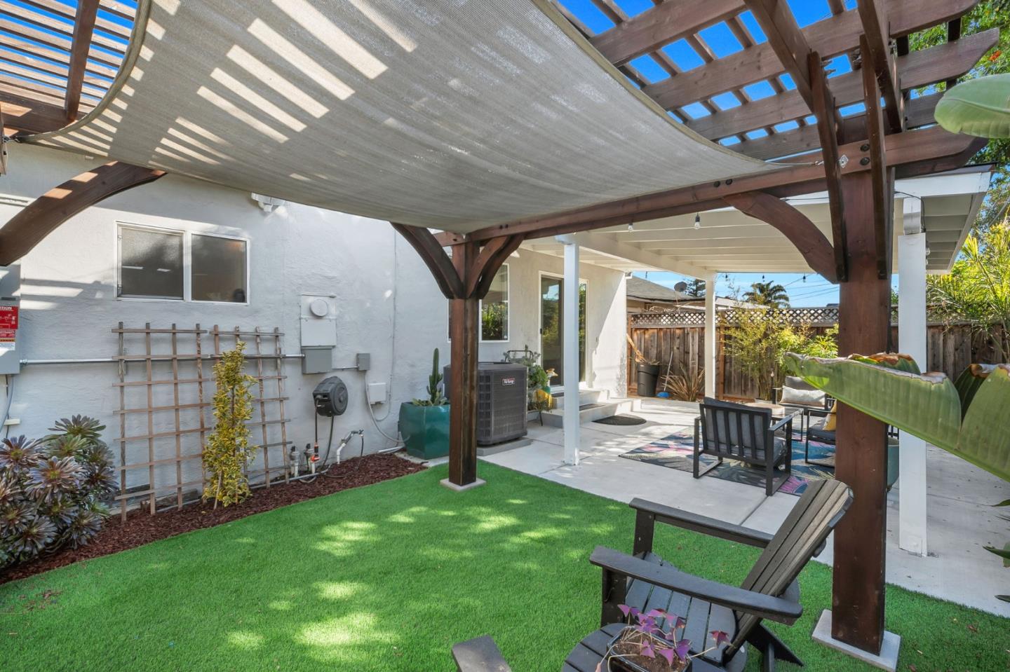 723 Linda Flora Street