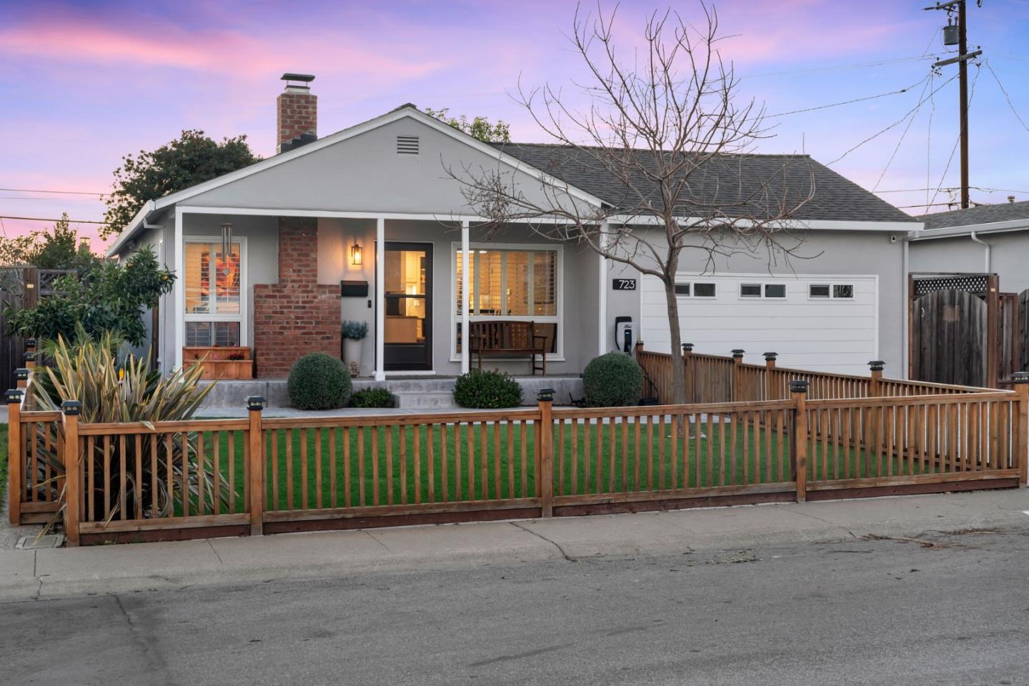 723 Linda Flora Street