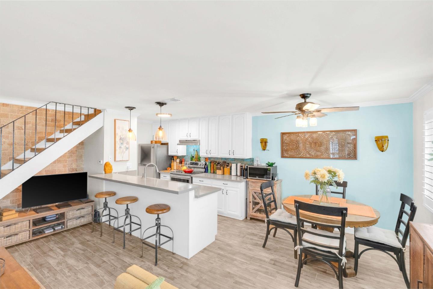 323 Blossom Hill Road 3