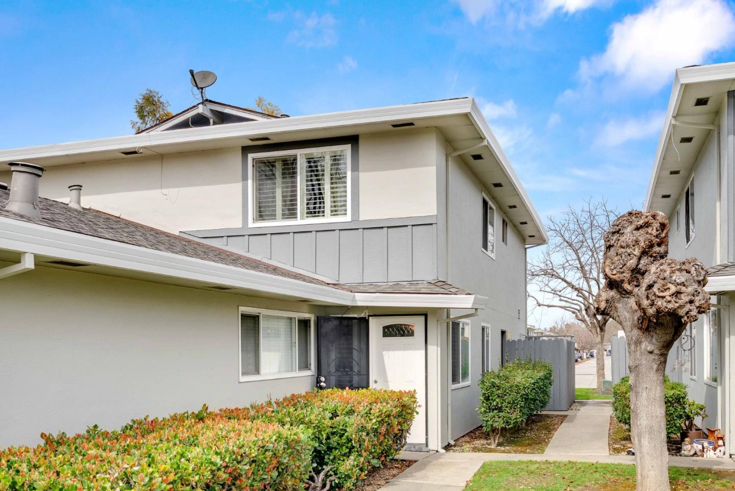 323 Blossom Hill Road 3